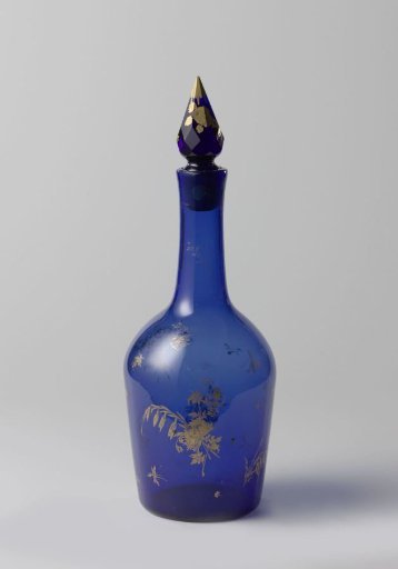 Carafe with stop, with bouquets, insects, and straw flowers