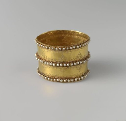 Gold bracelet