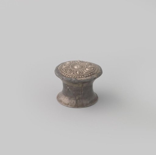 Concavo-cylindrical Pot with Spherical Lid