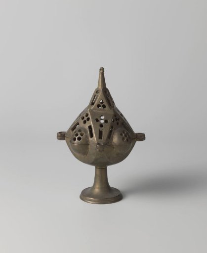 Censer with a Multifaceted and Tapering Lid
