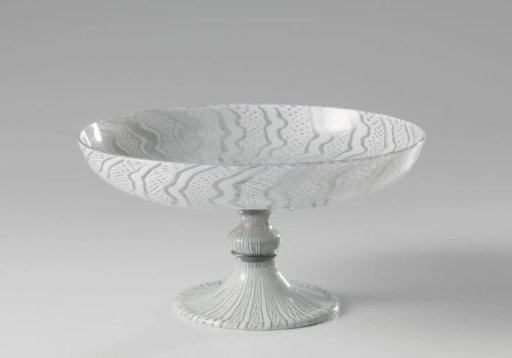 Tazza of filigree glass