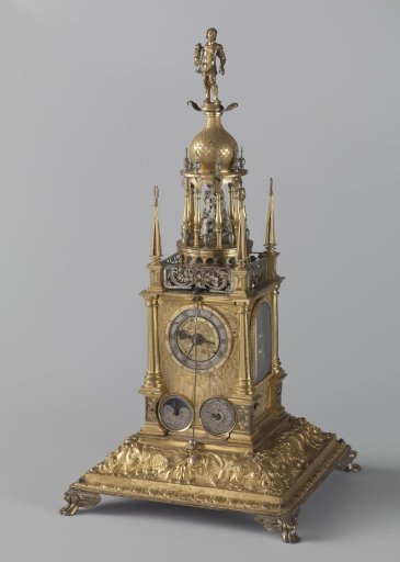 Table clock in the shape of a tower