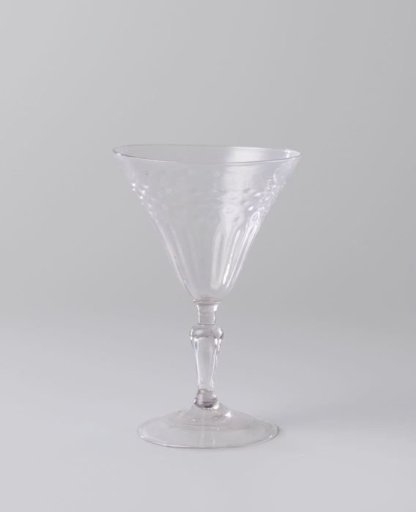 Goblet with optically blown ribs and barleycorn pattern