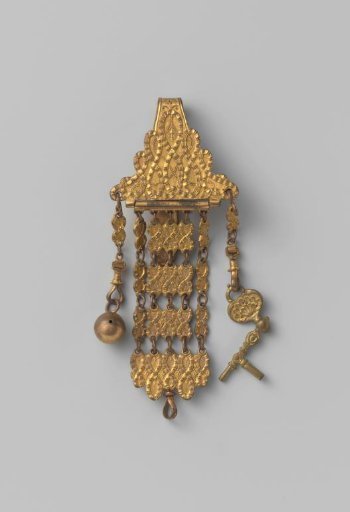 Chatelaine consisting of a hook with four chains, to which a ball and a watch key are attached