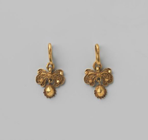 Pair of gold earrings