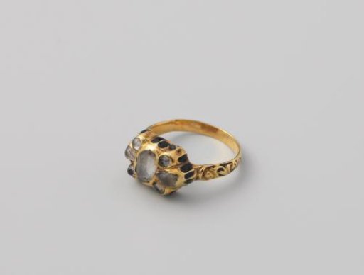 Gold ring decorated with black enamel and seven imitation diamonds