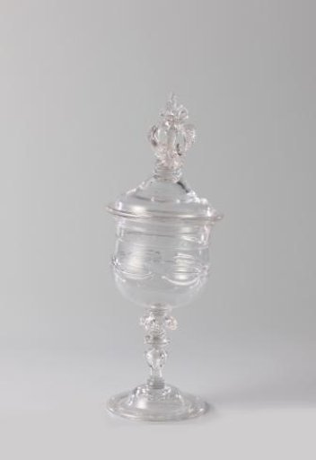 Lid, crowned with a crown