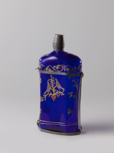 Hexagonal bottle of blue glass with a pair of turtledoves and the inscription "Lieb du mich allein oder lasz gar sein"