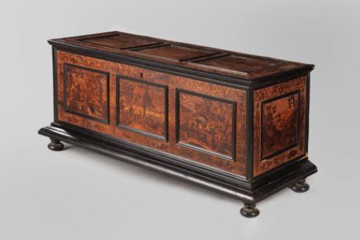 Chest of cornelian wood