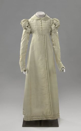 Redingote or jacket dress (a) of silk originally changing from blue to lilac, but strongly faded and spencer with missing sleeves (b) of said silk