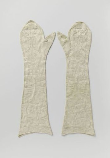 Mitten of silver-grey wool, embroidered with a floral motif