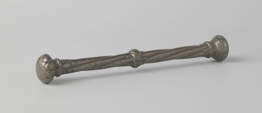 Pestle whose stem is constructed of four twisted ribs