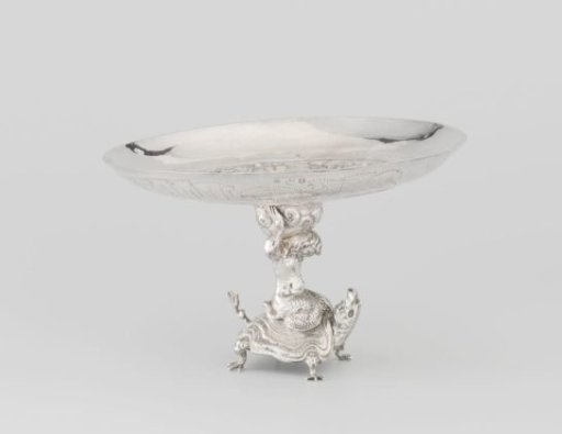 Tazza (drinking bowl on foot) with Jupiter and Io