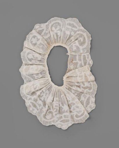 Cuff with floral motifs
