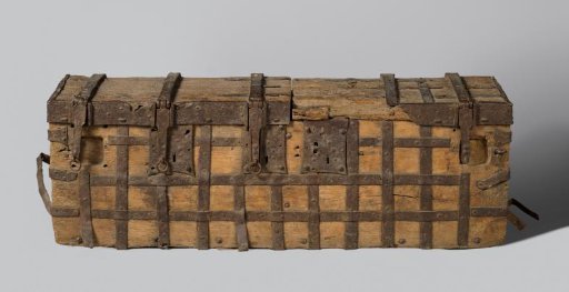 Chest with two lids placed side by side and decorated over the entire surface with forged bands in a square diamond pattern, lifting handles, and lock plates