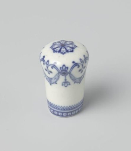 Cane knob with a roundel and ornamental borders