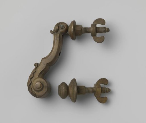 Door knocker with push plate from the Rechtsgebouw in Groningen