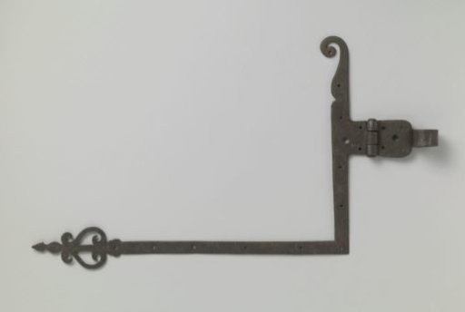 Hinge with joint