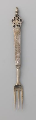 Silver fork with entirely engraved stem. Top with cut-out ornament. Entirely ends in the form of a vase.