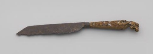Knife with handle ending in the head of a bird or dragon