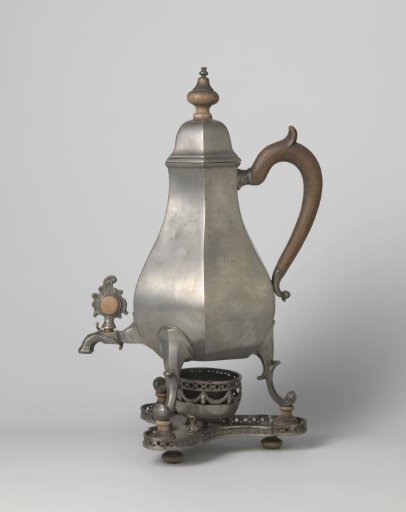 Tap jug with lid, and accompanying underplate, of tin