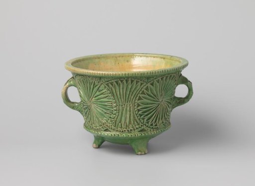 Pot of earthenware