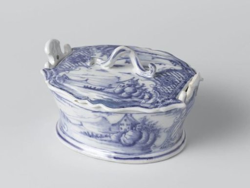 Lidded butter dish of faience