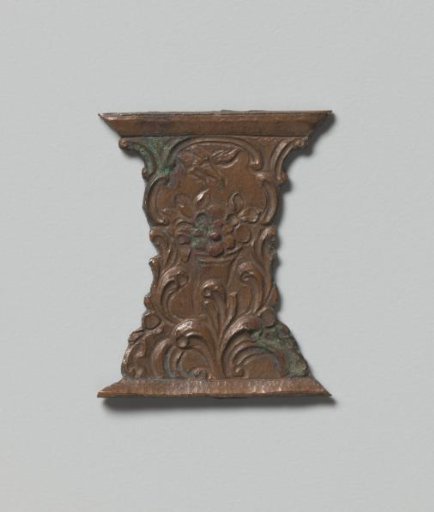 Model for a bow of a book lock with rococo ornament, flowers and a bird