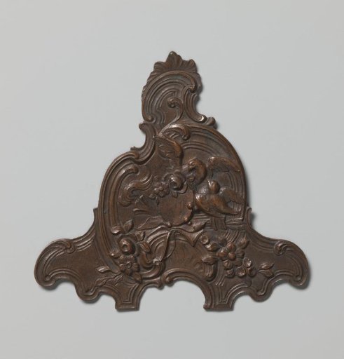 Model for a chatelaine