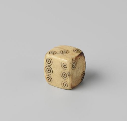Dice figure, three pieces, of which two form a pair