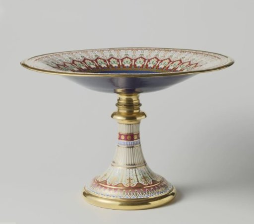 Tazza (footed dish)