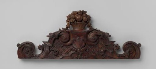 Crown or transom of pine wood