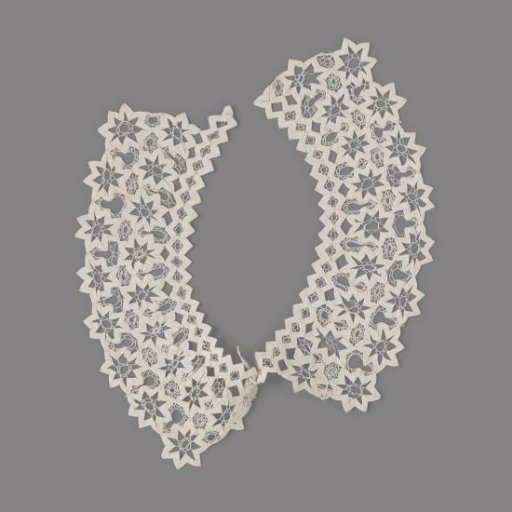 Cuff of Lace with Ribbons