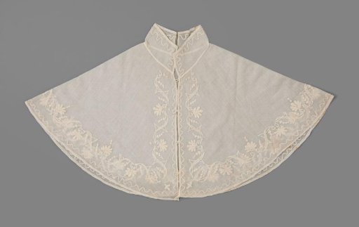 Collar (pelerine) with standing collar and relief embroidery