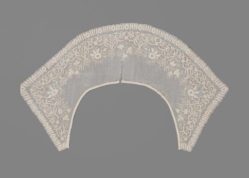 Collar with embroidery and needle lace