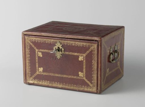 Casket with portrait medallions of the French kings