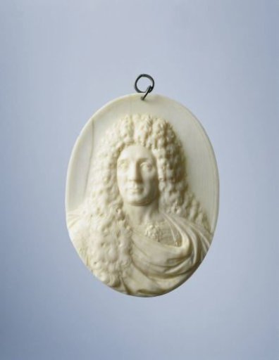 Medallion portrait of a gentleman