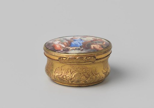 Snuffbox with sea nymphs and gods