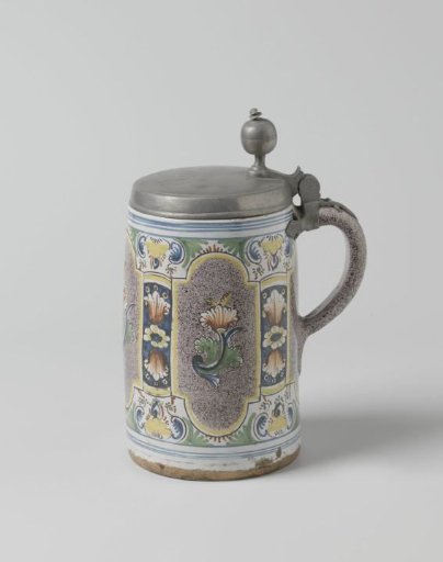 Beer mug with lid, painted with plant motifs