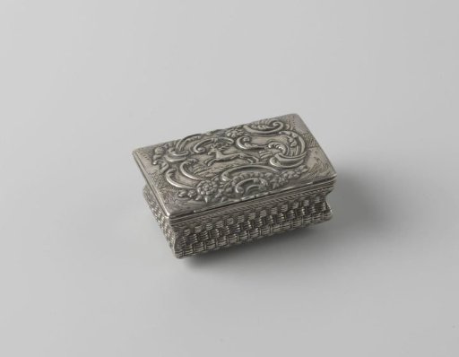 Snuffbox with a leaping deer on the lid