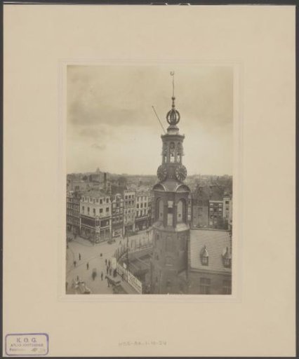 View of the Muntplein with the Munttoren