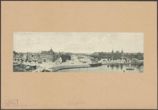 Panorama of the Prins Hendrikkade and the Damrak