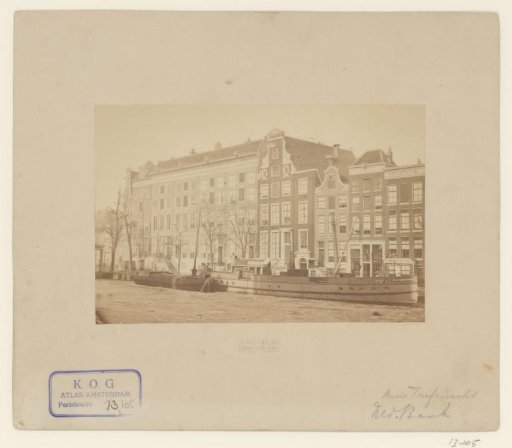 View of the Netherlands Bank on the Oude Turfmarkt