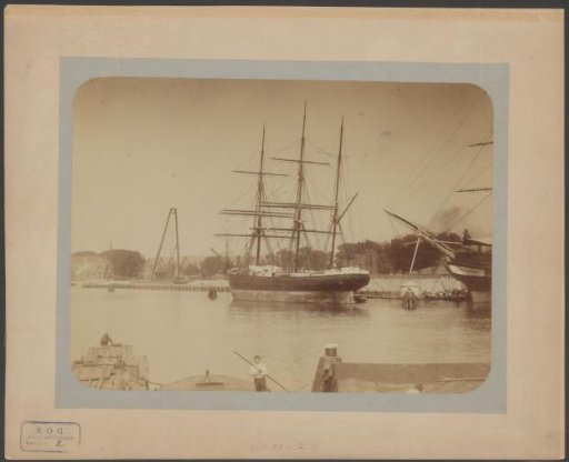 View of a ship at the Oosterdok