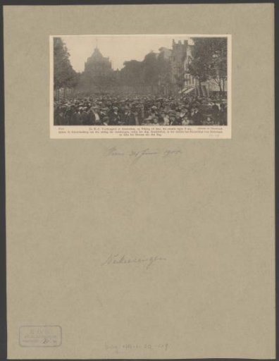 Crowd during the announcement of the election results