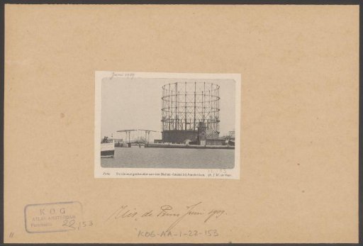 Gasometer of the Zuider Gas Factory under construction