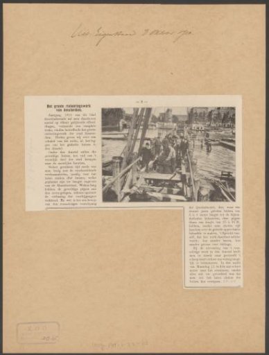 Construction of a sewer pipe in the Amstel