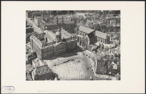 View of the Dam, the Royal Palace and the Nieuwe Kerk