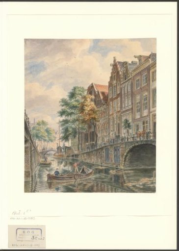 View of the Nieuwezijds Achterburgwal with brewery De Hooiberg