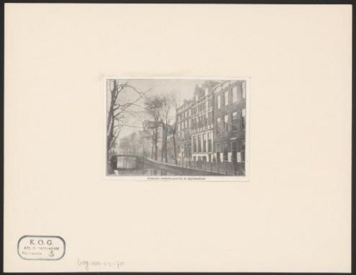 View of the Oudezijds Achterburgwal at the Agnietenstraat
